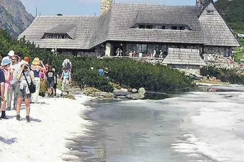 Remont schroniska w Dolinie Pięciu Stawów