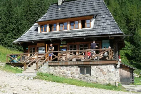 Schronisko na Hali Kondratowej (1333m n.p.m.)