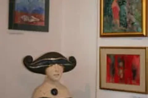 Rzeźby i obrazy do kupienia