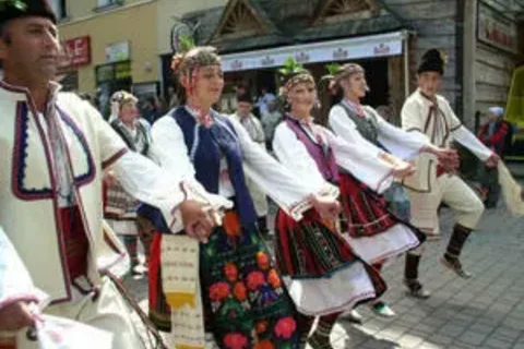 Góralskie śpiewki i tańce na Krupówkach