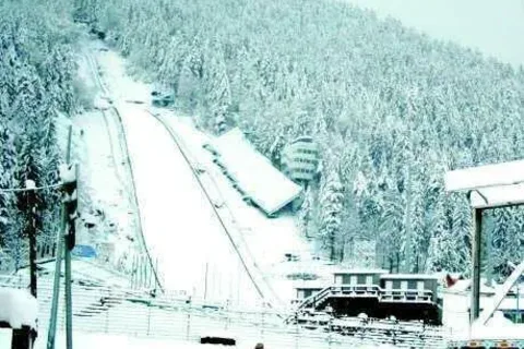 Wielka Krokiew czeka na śnieg
