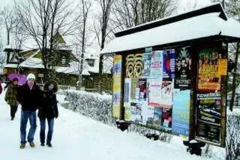 Tablice informacyjne antyreklamą miasta