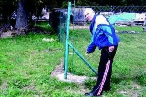 Płot sąsiada utrudnia Małyszowi budowę domu