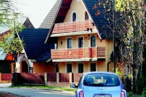 Pobocze nie dla aut, bo pług nie przejedzie
