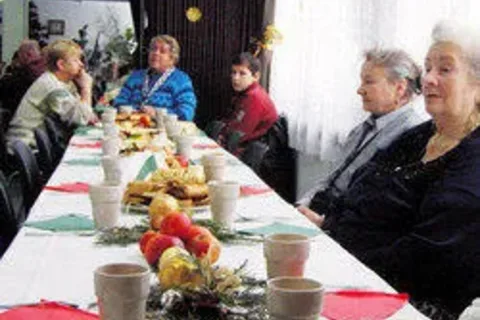 Życzenia i opłatek dla osób potrzebujących