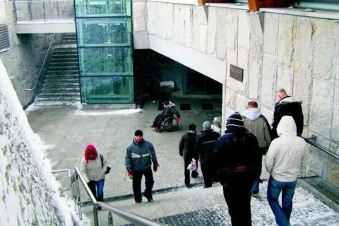 Przejście podziemne w prokuraturze