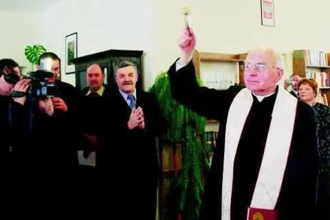 Nowoczesna biblioteka ze stanowiskami komputerowymi i... szachownicami już działa