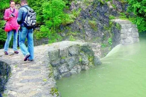 Eksperci wciąż tamy nie zbadali