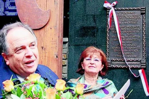 Przyciągnąć artystów