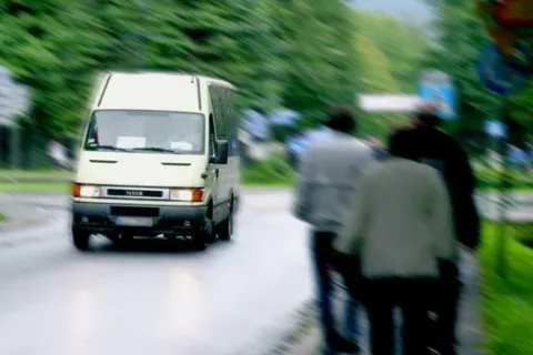 Droga do Kuźnic czy tor wyścigowy busów
