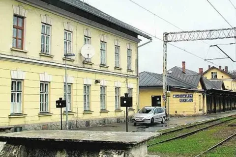 Dworzec i teren wokół do wzięcia