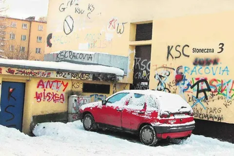 Grafficiarze-kibole atakują Zakopane
