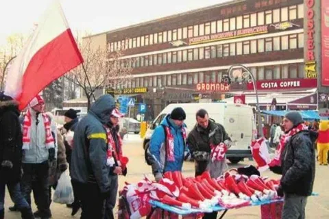 Zakopane zabarwiło się od... stoisk z gadżetami