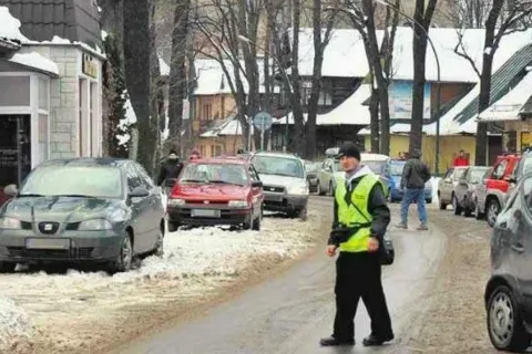 „Zapłacił" za parking... bijąc parkingowego