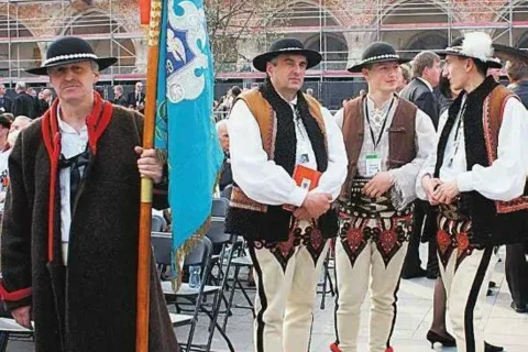 Kłótnia o brak sztandaru na pogrzebie