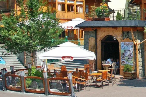 Krupówki bez restauracyjnych ogródków?