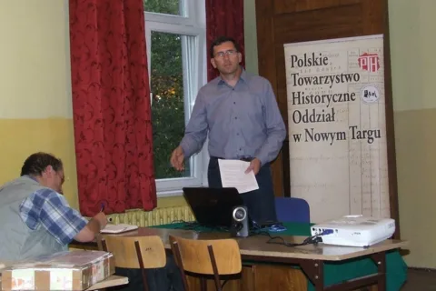 Wykład i premiera filmu dokumentalnego w nowotarskiej busie