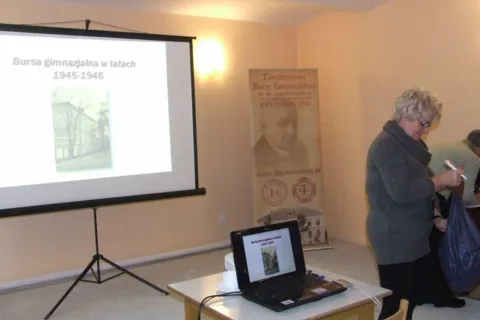 Wizyta słuchaczy Uniwersytetu Trzeciego Wieku w Bursie Gimnazjalnej