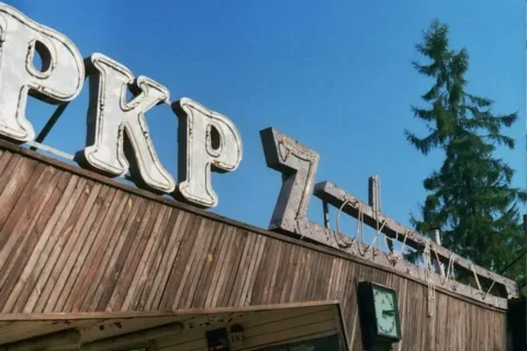 REwitalizacja „Zakopane” – Uratujmy neon z dworca PKP