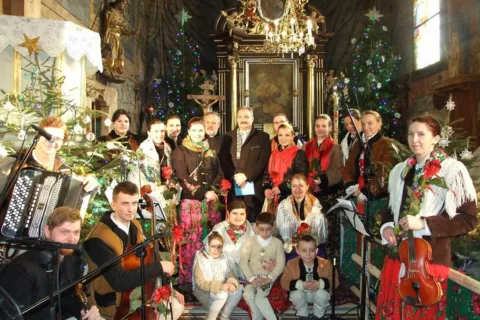 Koncert kolęd w wykonaniu Zespołu „Harni”