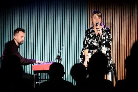 Koncert „Nic nie trzeba” w klubokawiarni Stacji Kultura