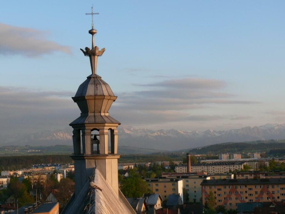 Widok z wieży kościoła NSPJ w Nowym Targu _1