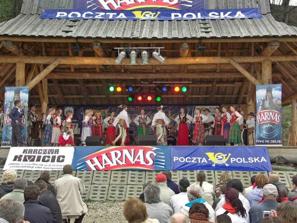 Występ zespołu regionalnego „Mali Hyrni” z Nowego Targu