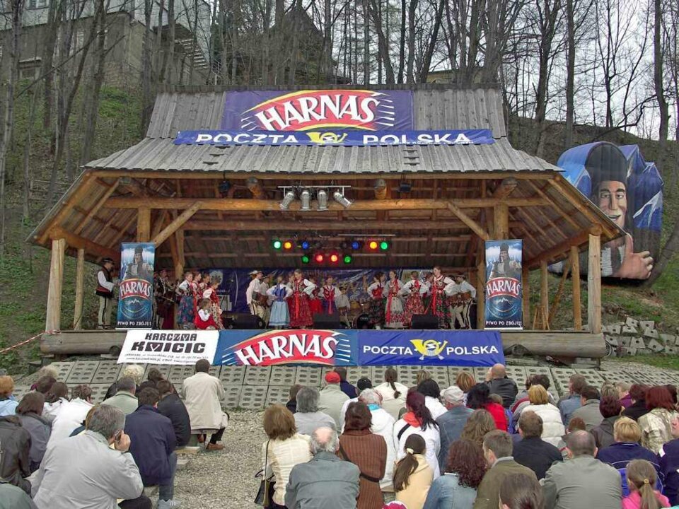 Występ zespołu regionalnego „Mali Hyrni” z Nowego Targu