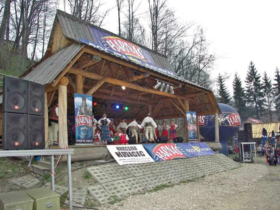 Występ zespołu regionalnego „Mali Hyrni” z Nowego Targu