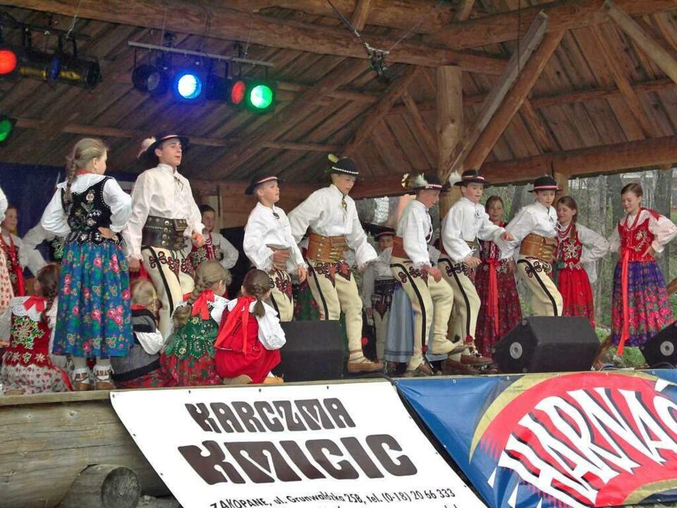 Występ zespołu regionalnego „Mali Hyrni” z Nowego Targu