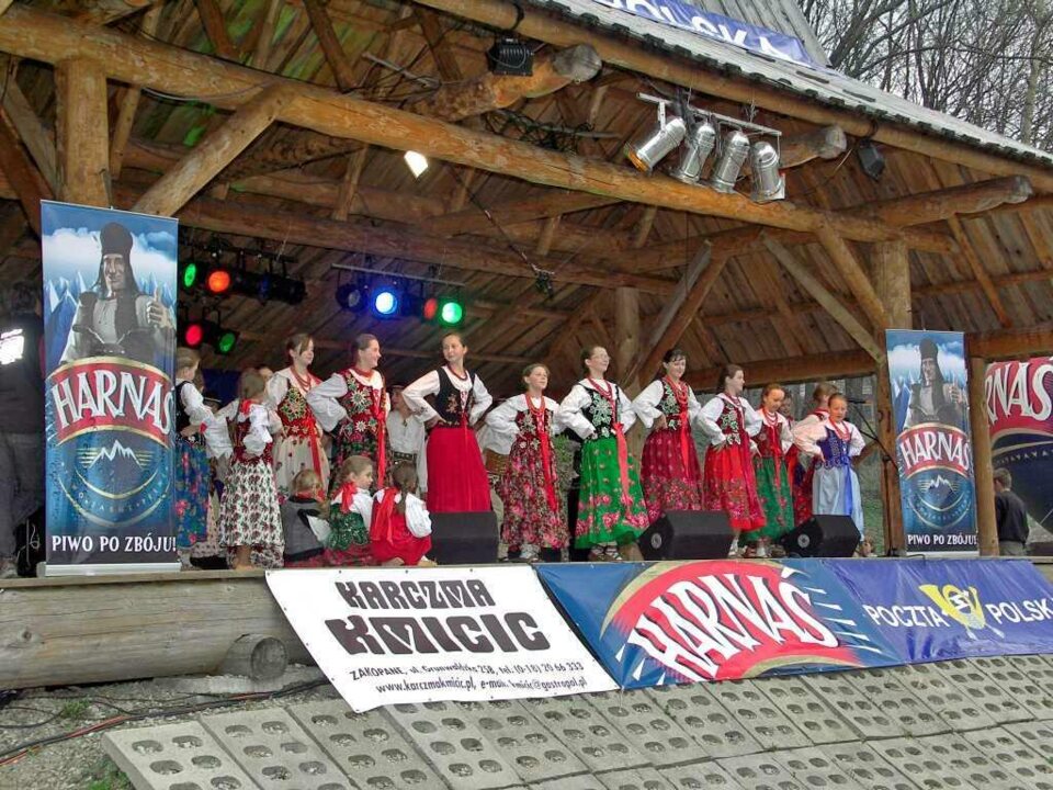 Występ zespołu regionalnego „Mali Hyrni” z Nowego Targu