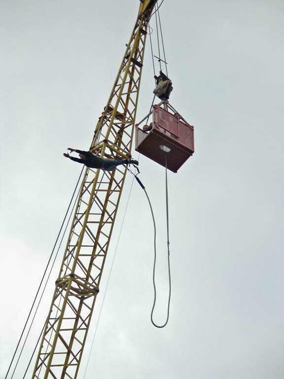 Niektórzy uczestnicy majówki skakali na Bungy...