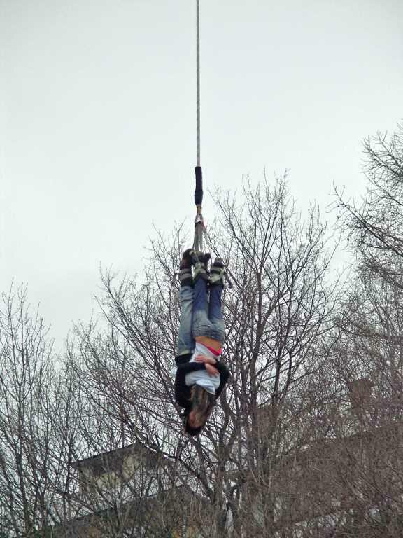 Niektórzy uczestnicy majówki skakali na Bungy...