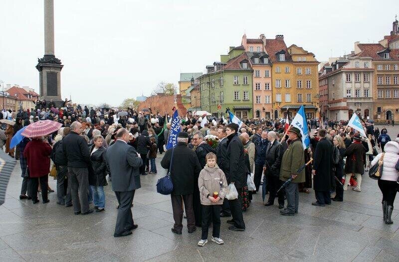 Warszawa - 15 04 2010 - pożegnanie prezydenta RP_8