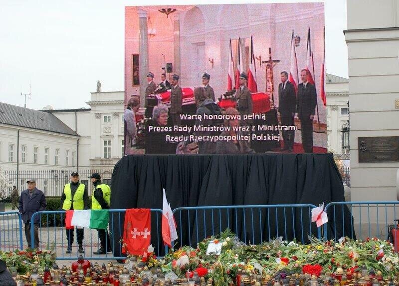 Warszawa - 15 04 2010 - pożegnanie prezydenta RP_21