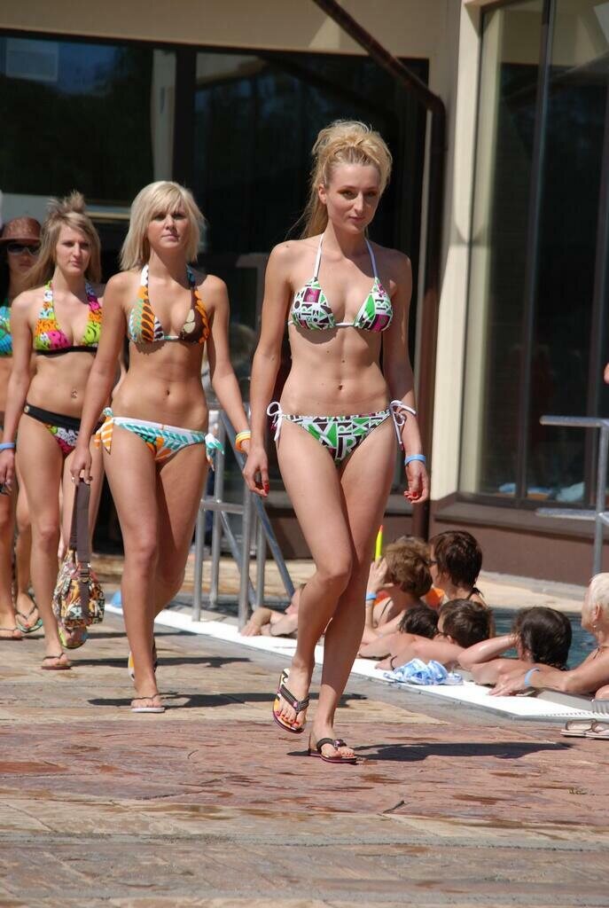 Pokaz mody bikini!_16