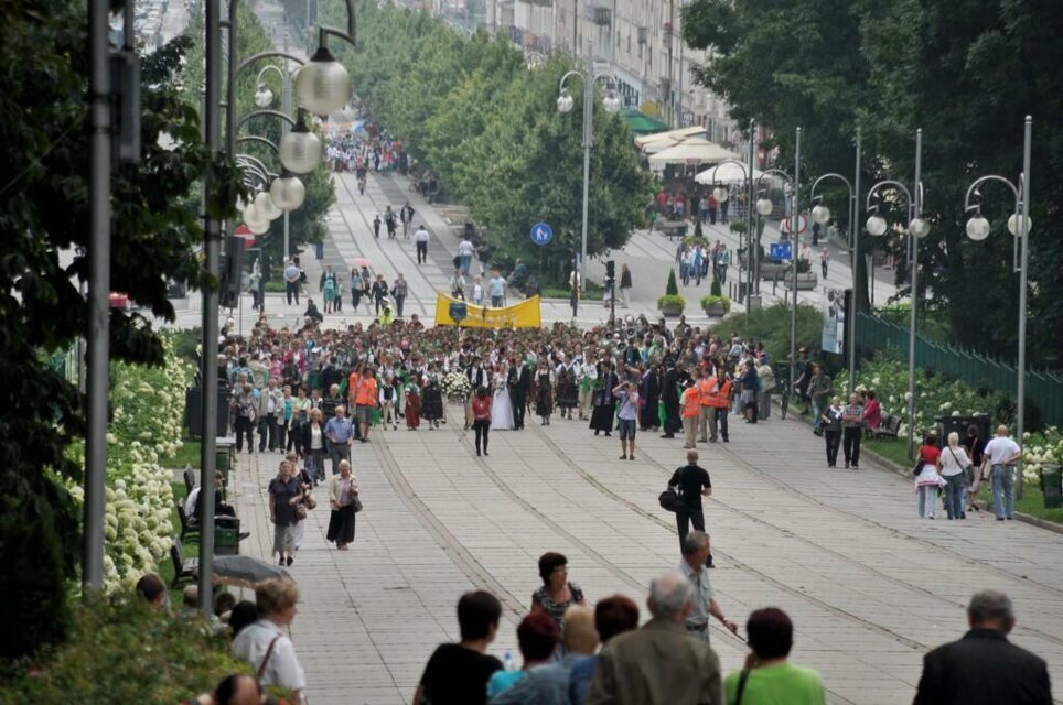 XXIX Pielgrzymka - wejście do Częstochowy_39