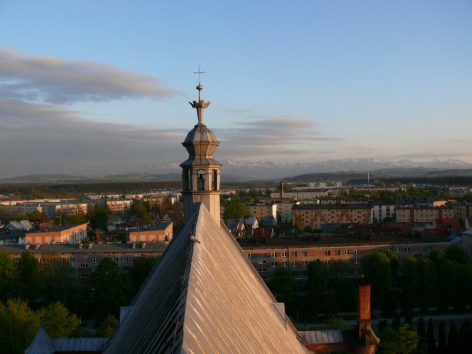 Widok z wieży kościoła NSPJ w Nowym Targu _6