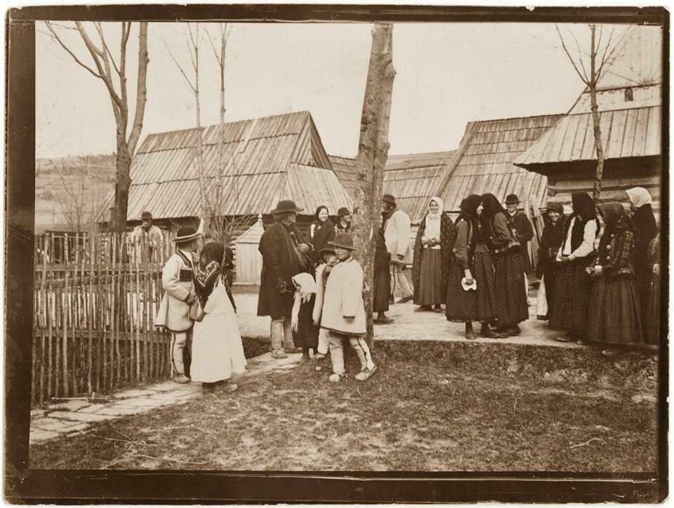 Ulica Kościeliska w niedzielę (fot. arch. Muzeum Tatrzańskiego).