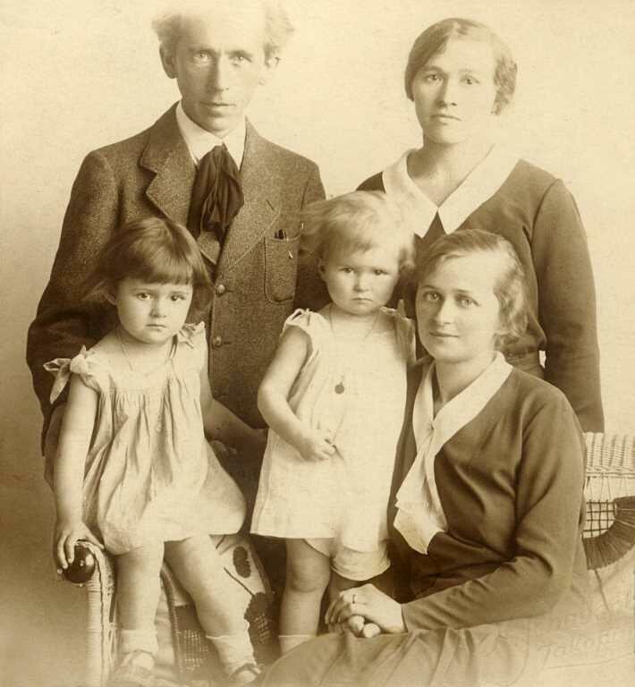 Józef Fedorowicz z żoną Zofią, córkami i nianią (fot. arch. Muzeum Tatrzańskiego)