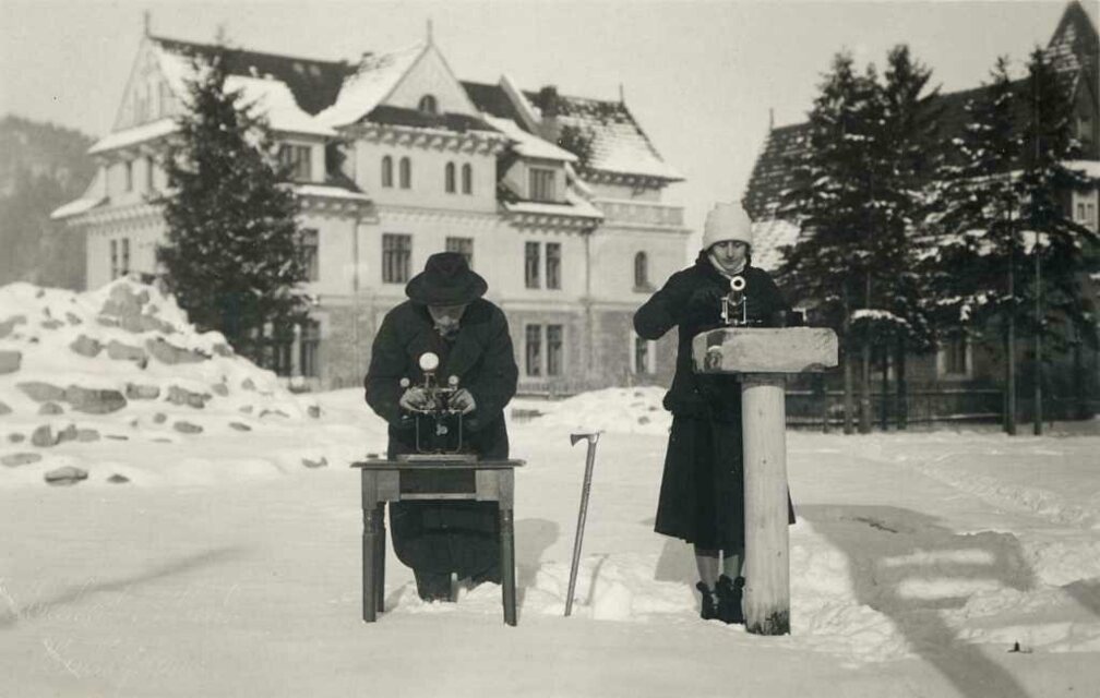 Badanie promieniowania słonecznego w 1926 r. (fot. arch. Muzeum Tatrzańskiego)