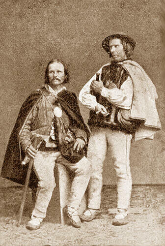 Najstarsi przewodnicy tatrzańscy: Maciej Sieczka i Jędrzej Wala. Fot. z 1869r.