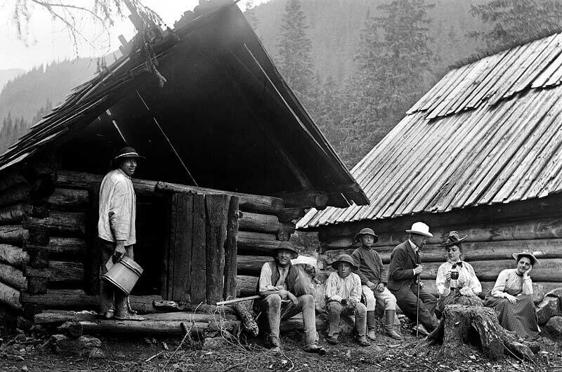 Zaproszenie na wystawę "Tatry i Podhale w fotografii Walerego Eljasza Radzikowskiego"