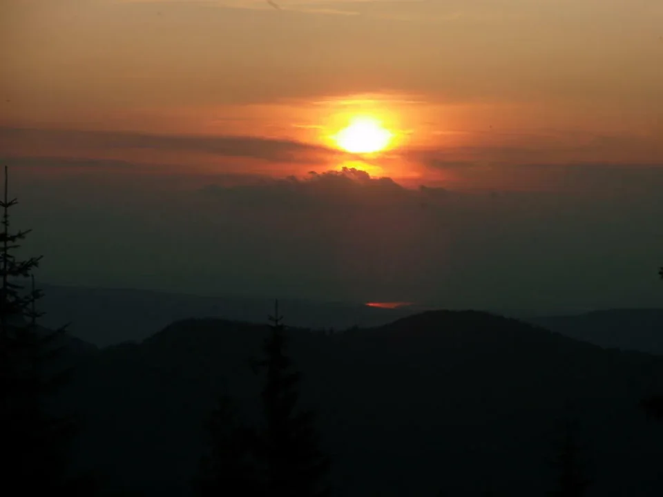 Nad Zakopanem zapada noc