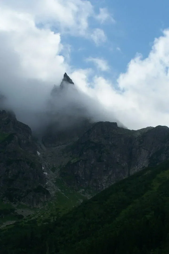 Mnich w szaliku