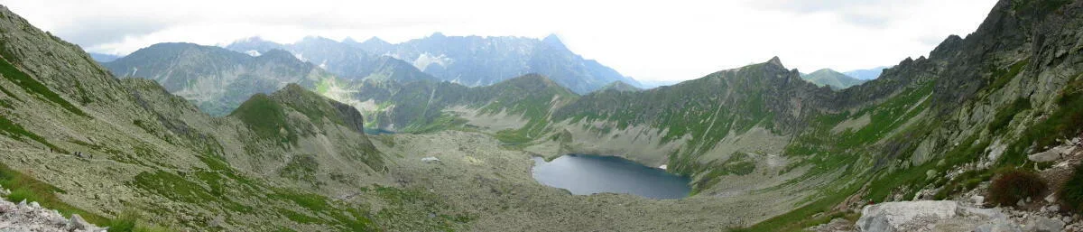 Panorama Doliny Pięciu Stawów z Zawratu