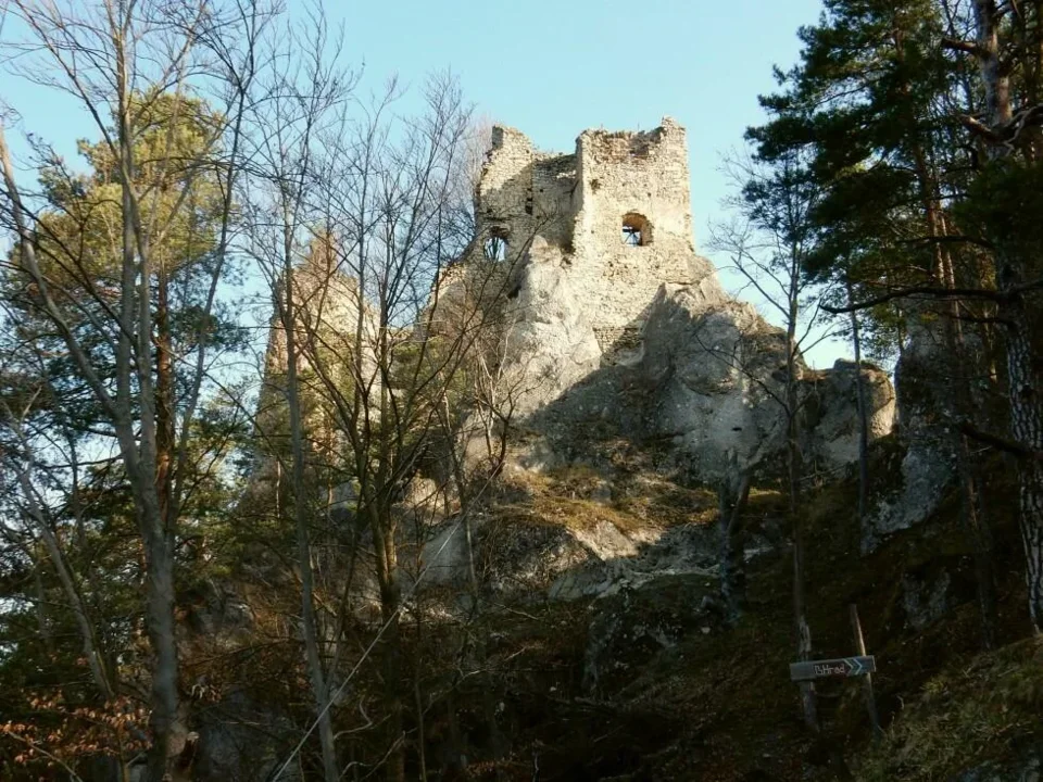 Hricovsky hrad Sulovske vrchy