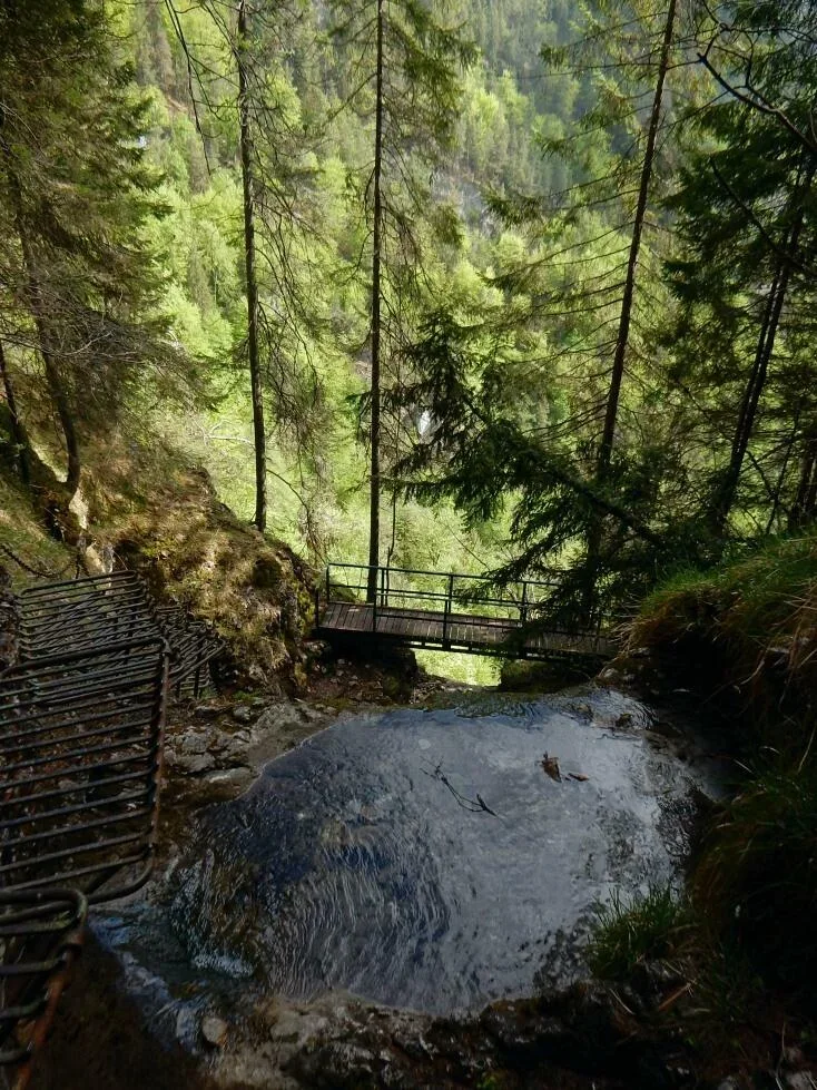 Nad Zavojovym vodopadom