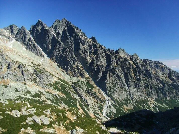 Prostredny hreben spod V Slavkovskej veze