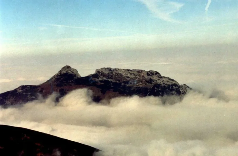 Giewont w chmurach
